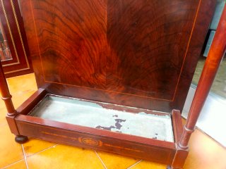Paraguero/bastonera antiguo de madera con espejo