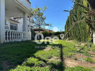 Chalet en venta en Entrepinos en Eliana (l´)