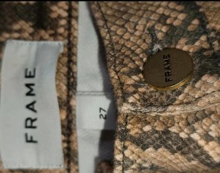 Pantalón vaquero estampado animal print