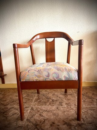 Mesa de juegos con 4 sillas madera maciza