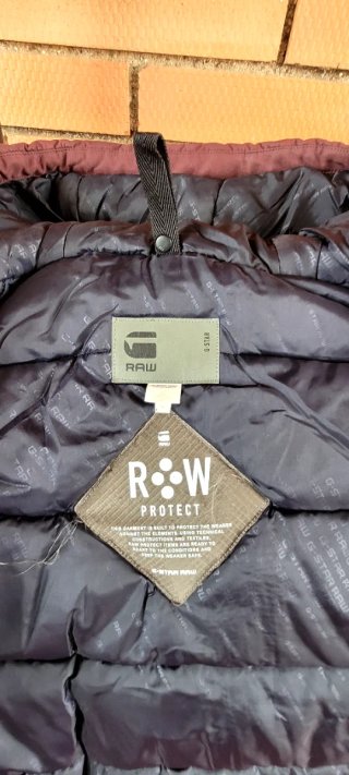 Abrigo G-Star con capucha. Color Burdeos Talla L
