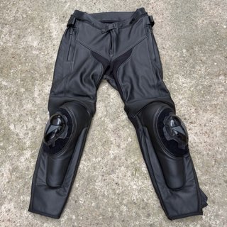 Pantalones Moto Dainese y Alpinestars