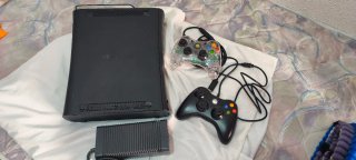 Xbox 360 con 2 mandos
