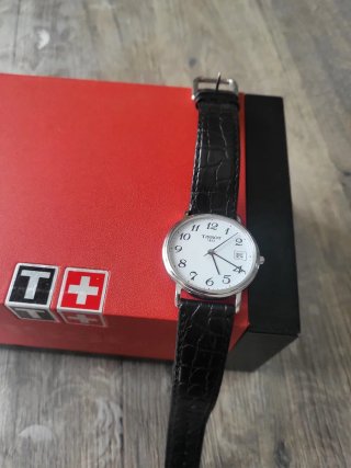 Tissot Everytime Medium - Vetro Zaffiro