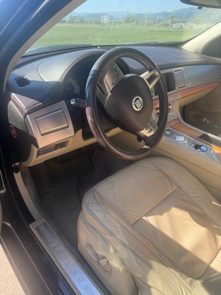 Jaguar XF 2010