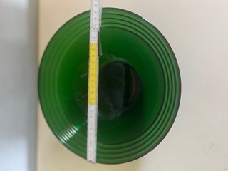 Coppa in vetro verde
