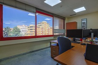 Oficina en venta en Colores - Entreparques en Sevilla