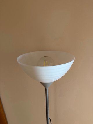 Lámpara de pie plateada y blanca 180cm