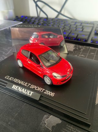 Maqueta Renault Clio Sport 2006 1:43