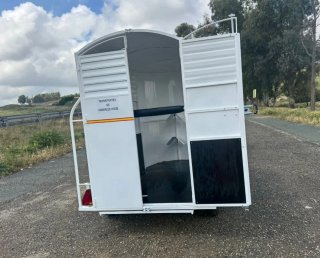 Remolque caballo 1.5 plazas