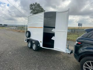Remolque caballo 1.5 plazas