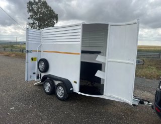 Remolque caballo 1.5 plazas