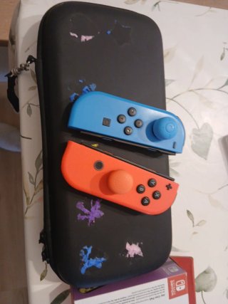 Nintendo Switch Rosa y Amarillo