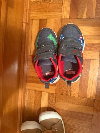 Zapatos infantiles talla 24