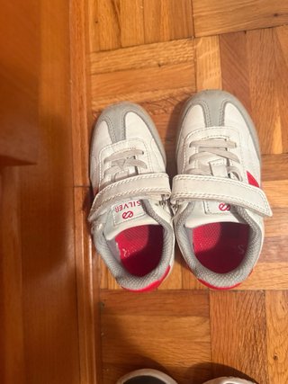 Zapatos infantiles talla 24
