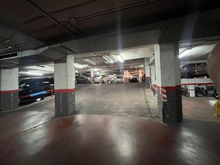Garaje en venta en Castillejos en Madrid