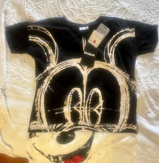 2 Camiseta Desigual 13-14 años. 1 camiseta disney