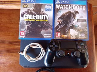 PS4 Slim 500GB + 2 Giochi + Controller