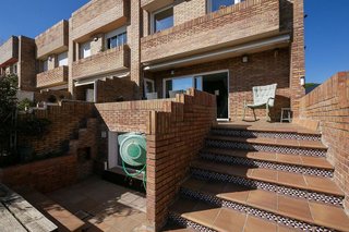 Casa adosada en alquiler en La Pineda en Castelldefels