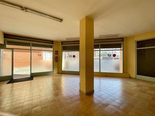 Local comercial en alquiler en Eixample Sud – Migdia en Girona