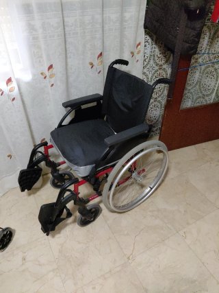 Silla de ruedas plegable