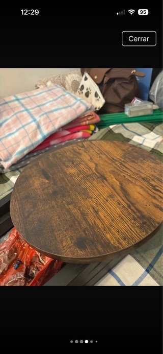 Taburetes altos de madera y metal