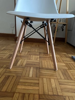 Silla estilo nórdico blanca y madera