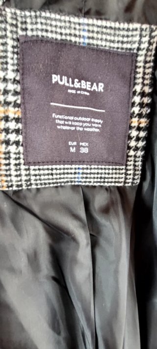 Abrigo-parka estampado cuadros gris y rojo