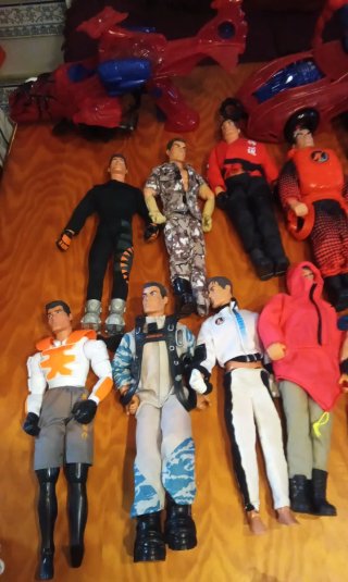 Lote Muñecos Variados + Coche Spiderman 22und