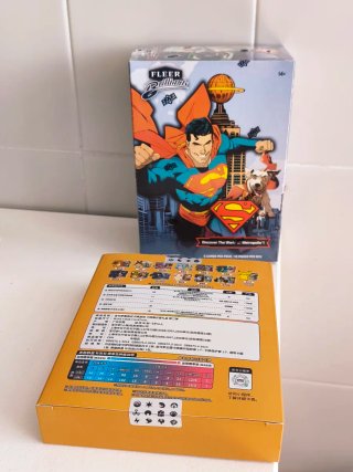 Caja Pokémon y Megabox Superman Upper Deck