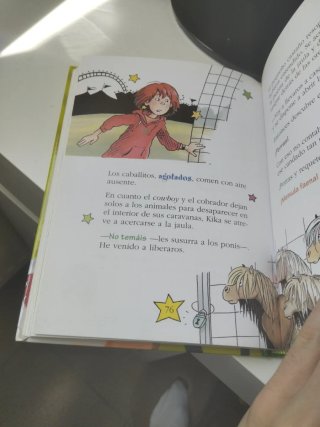 Kika Superbruja en la isla de los ponis