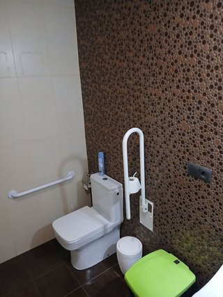 Local comercial en venta en Zona Norte en Estepona