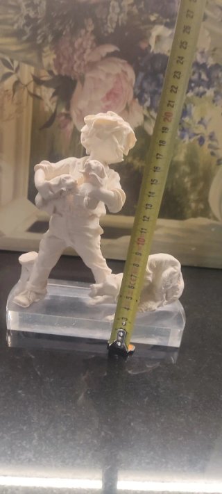 Figura  Replica Giuseppe Armani