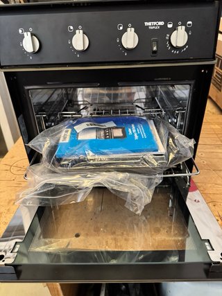 Horno y fuego gas Thetford Triplex