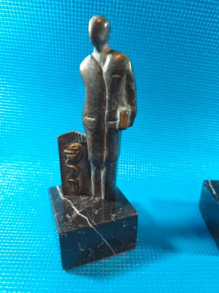 Figuras Farmacéutico Bronce y Mármol