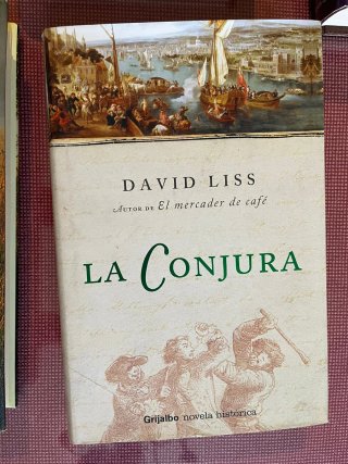 Lote 8 libros: Reina Malditas, Leonardo, Steve Ber