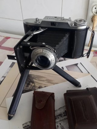 Máquina Fotográfica Antiga c/ Tripé