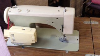 Máquina de coser Alfa 482 con motor