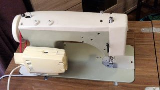 Máquina de coser Alfa 482 con motor