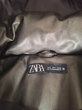 Chaquetón Zara corto capucha marrón