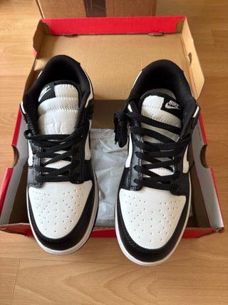 Nike Zapatillas Negras y Blancas