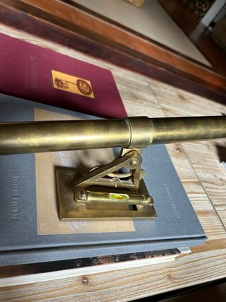 Catalejo de bronce antiguo