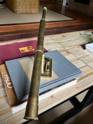 Catalejo de bronce antiguo