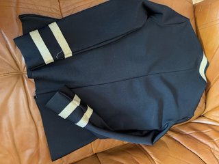 Chaqueta militar negra y dorada mujer