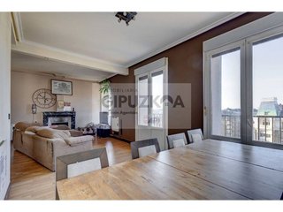 Piso en venta en Gros en San Sebastián-Donostia