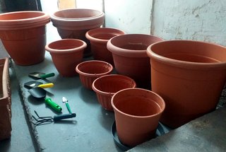 Lote Tiestos, Macetas y Útiles Jardinería - MADRID