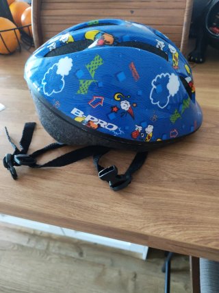 Casco bici infantil azul con dibujos