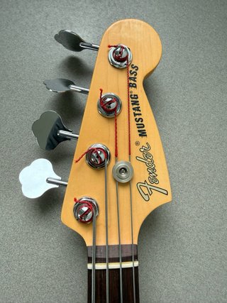 Fender Mustang Bass American Performer