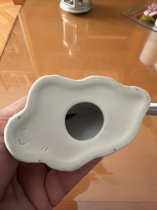 Figura pez de porcelana.