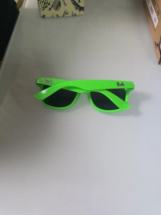 Gafas de sol verdes